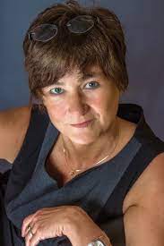 <em>Elizabeth Fernández</em>